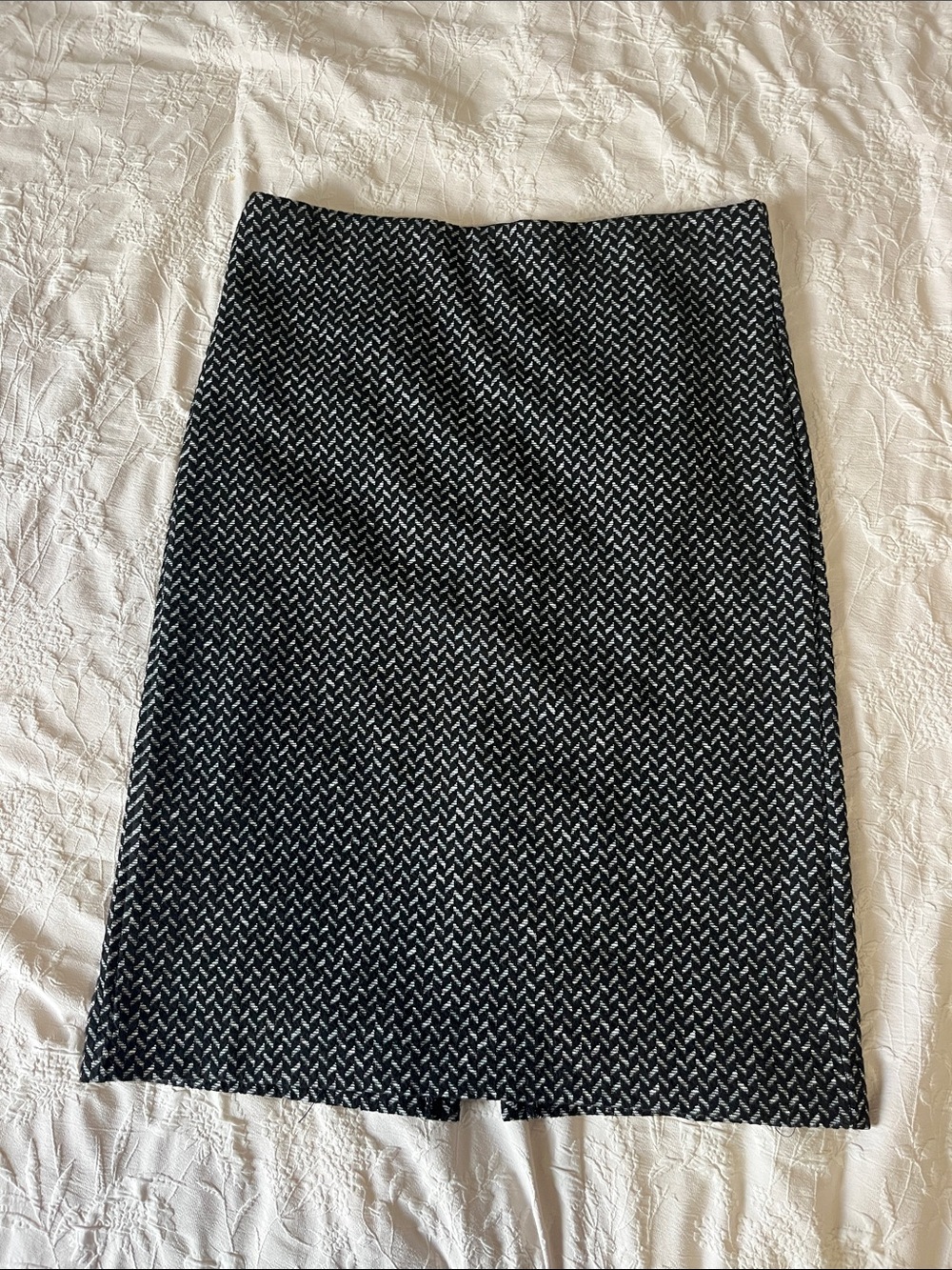 Tahari Black and White Chevron Pencil Skirt
